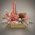 «Розовое волшебство» - новогодняя композиция со свечами