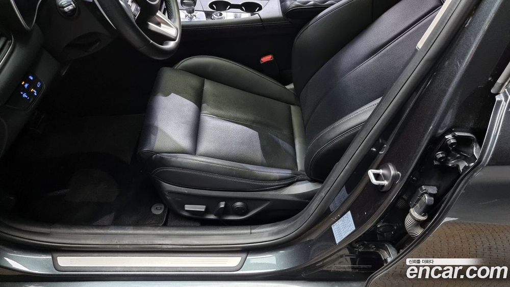 Genesis G70 2.0T AWD (06.2020)
