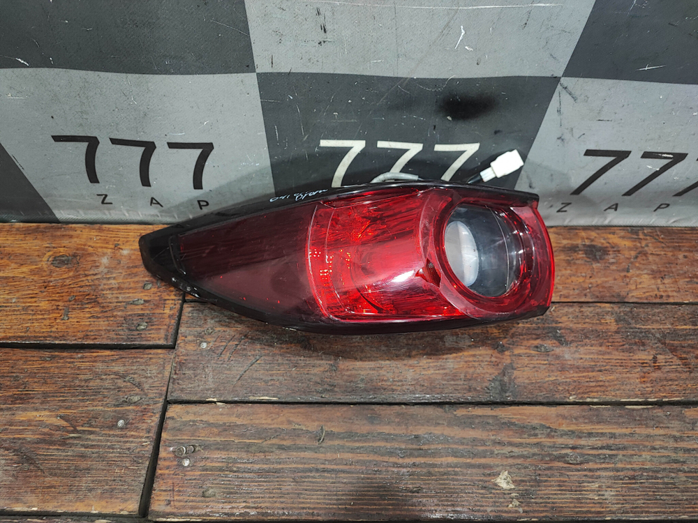Фонарь задний левый Mazda CX-5 2 (KF) 17-21 Б/У Оригинал KB8M51160G