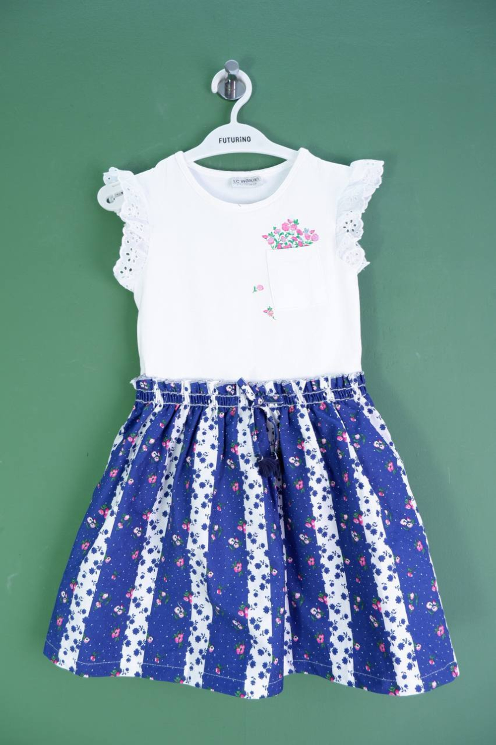 Платье LC Waikiki красивое, на 5/6 лет