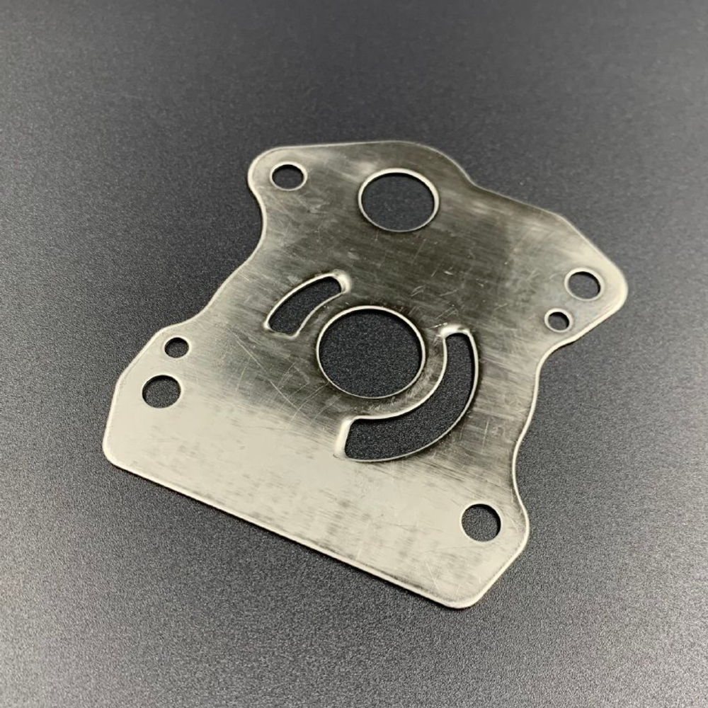 Пластина помпы охлаждения Honda BF20-30 (Honda)