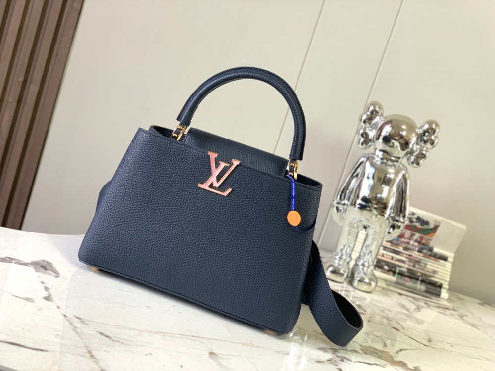 Louis Vuitton Capucines MM
