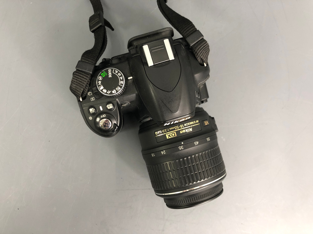 Nikon D3100 kit 18-55mm 13.000 кадров