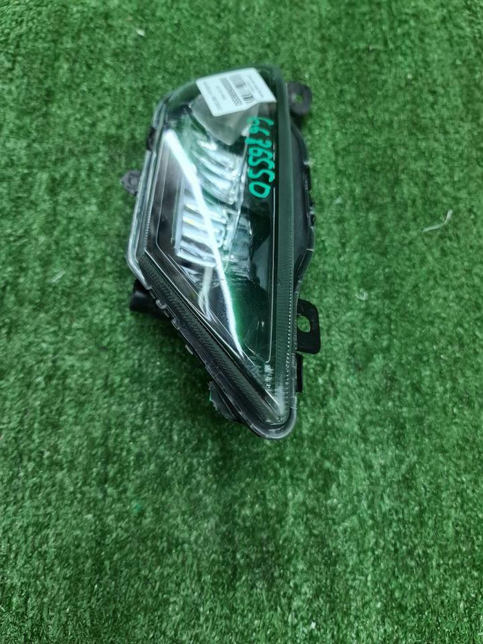 ПТФ правая Volvo XC60 2 (2017-2021) LED