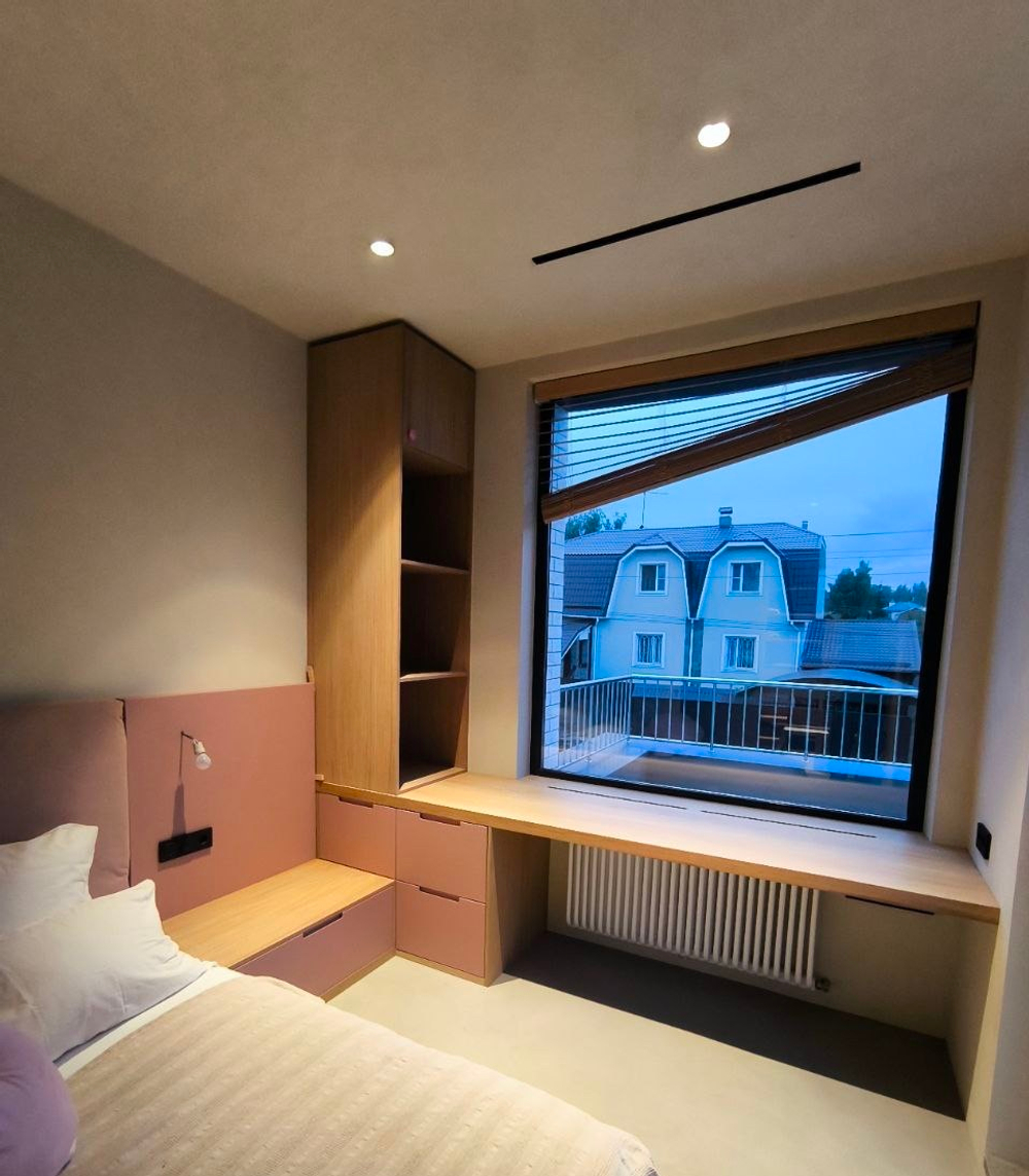 Мебельный комплект в детскую комнату