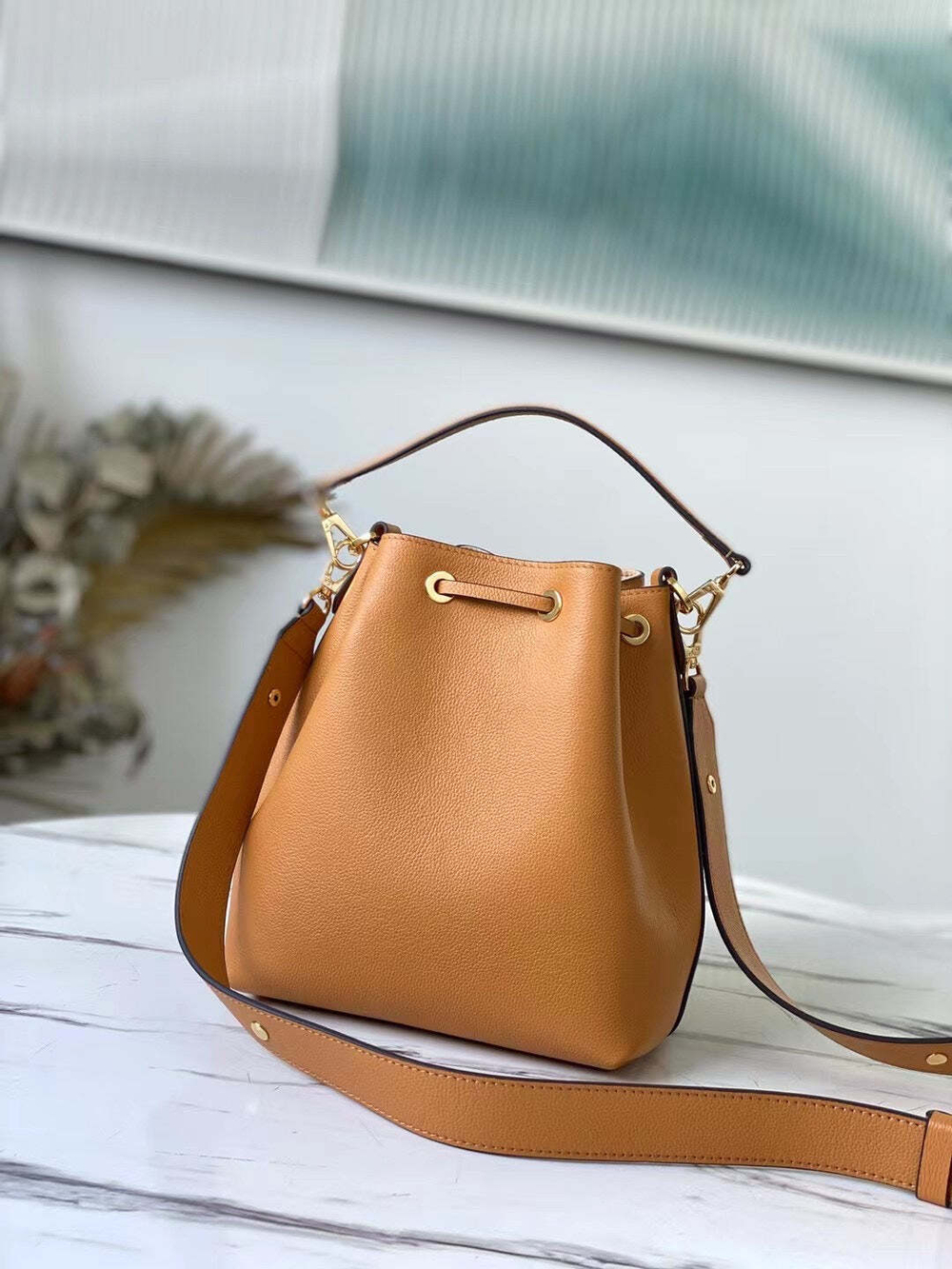 Louis Vuitton Lockme Bucket