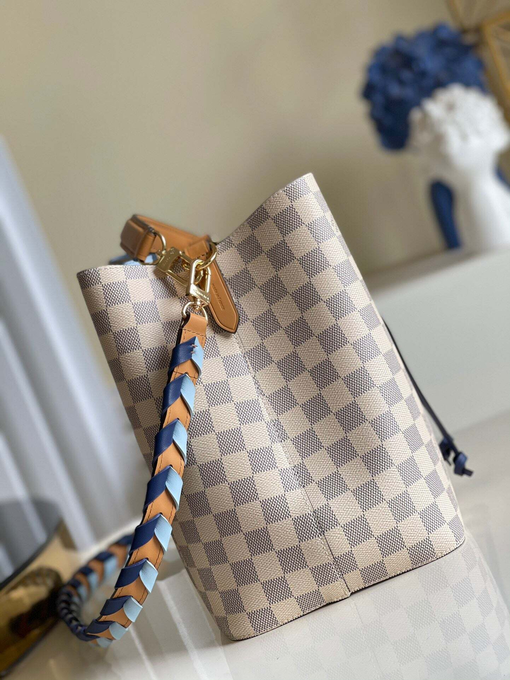 Louis Vuitton NeoNoe MM