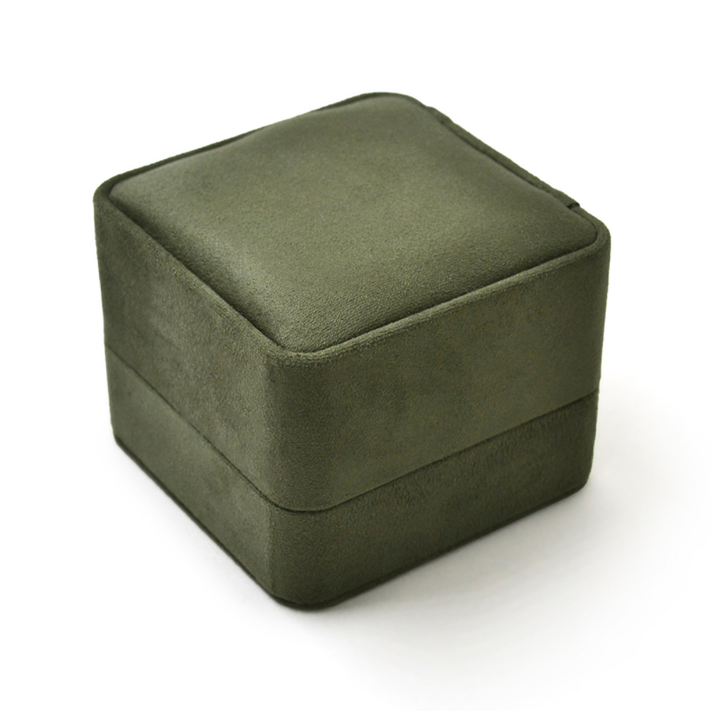 Футляр замшевый для парных украшений и запонок.