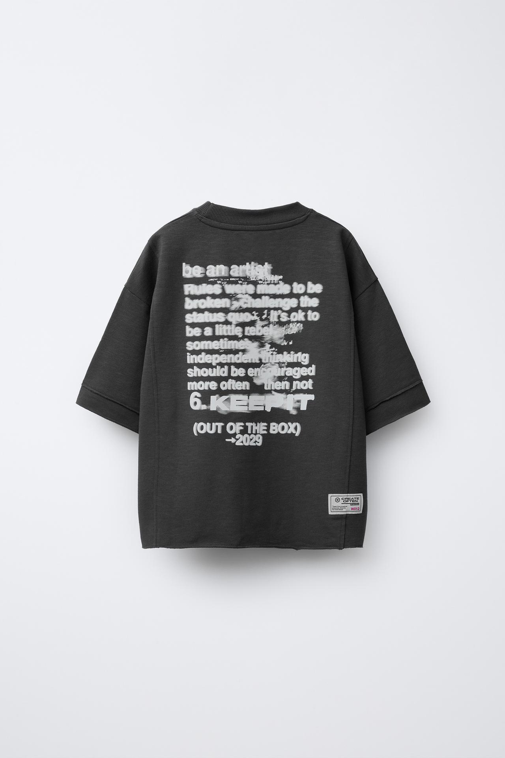 ZARA ФУТБОЛКА С НАДПИСЬЮ И ДЕКОРАТИВНЫМИ ШВАМИ, ТЕМНЫЙ АНТРАЦИТ