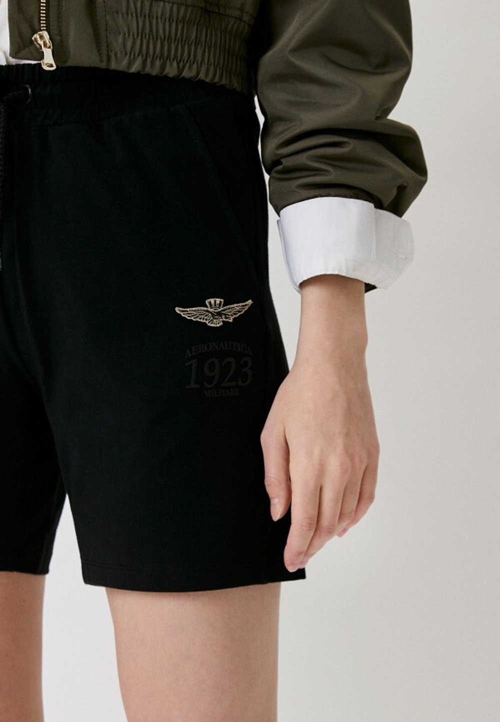 Шорты жен. AERONAUTICA 003 черный 1923