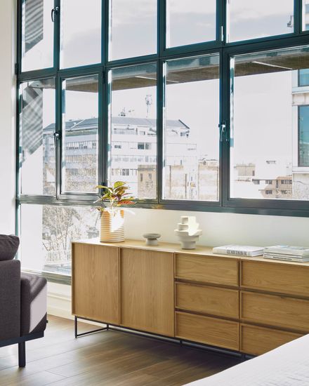 Буфет Taiana с дубовым шпоном и стальной рамой 160 x 78 см