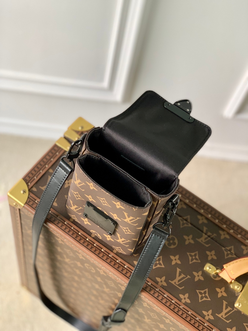 Louis Vuitton S-Lock Vertical Wearable Wallet