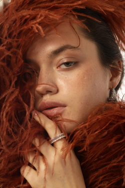 Боа перьевое, коричневого цвета