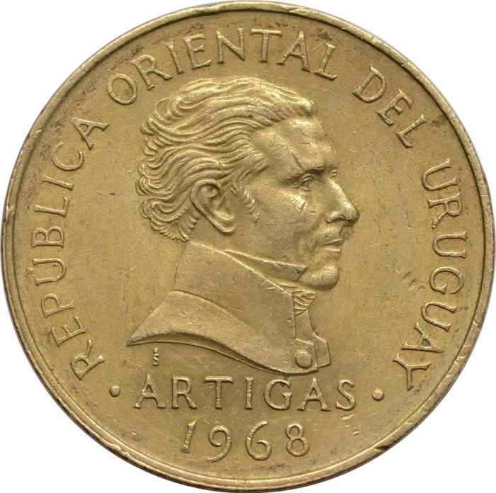 10 песо 1968 Уругвай