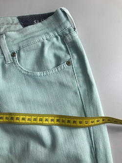 Джинсы стильного оттенка, маркировка 26-32, визуально 44 размер