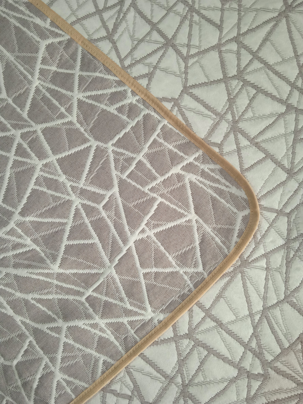 Покрывало жаккардовое двухстороннее Нежность 300-17 серый 1,5 (150х200)