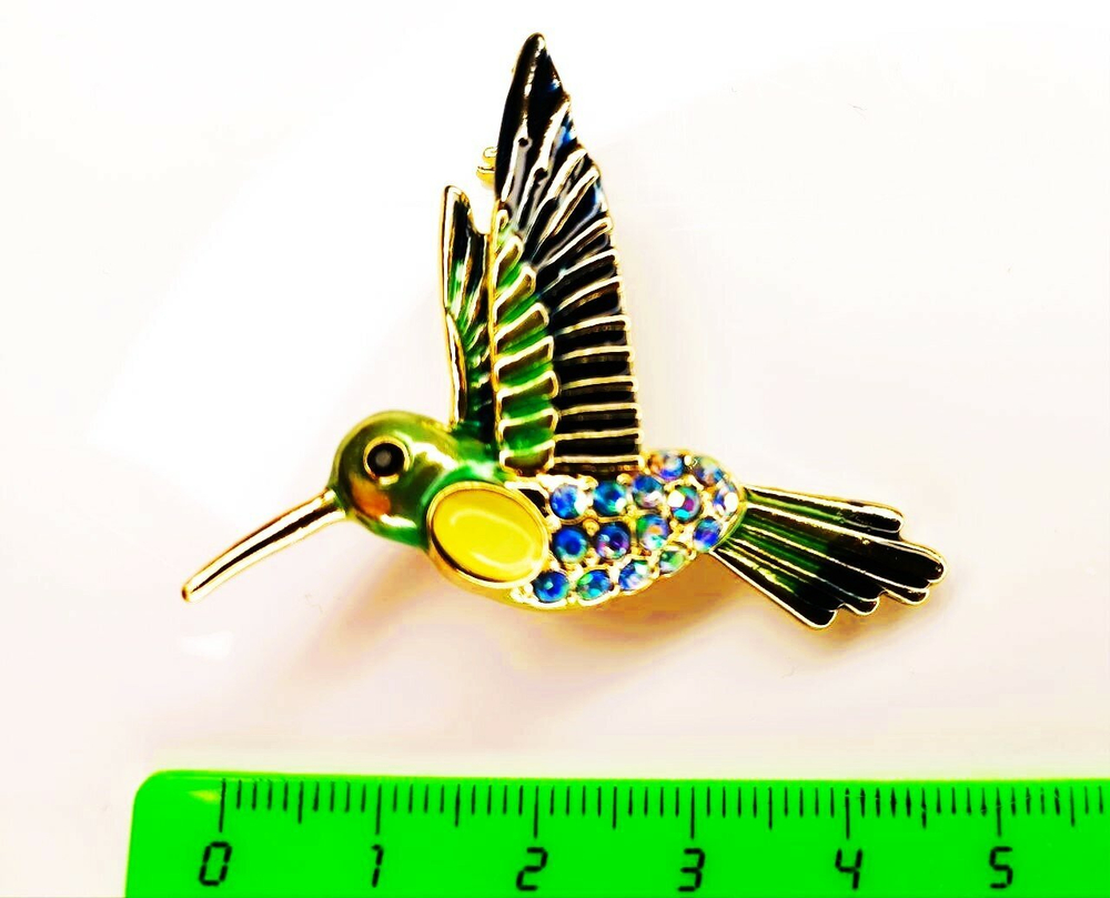 Брошка "Птичка". Символ свободы и легкости.