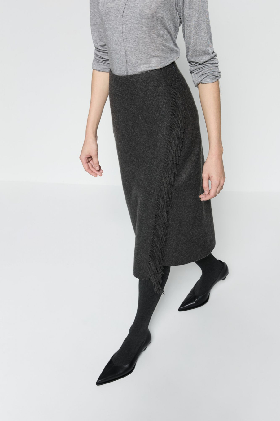 Юбка из шарфа графит
