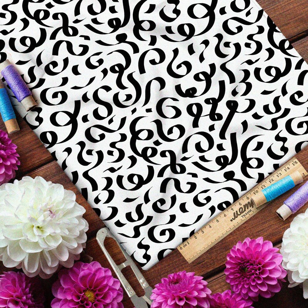 Ткань мембрана крупные каллиграфические узоры на бежевом фоне