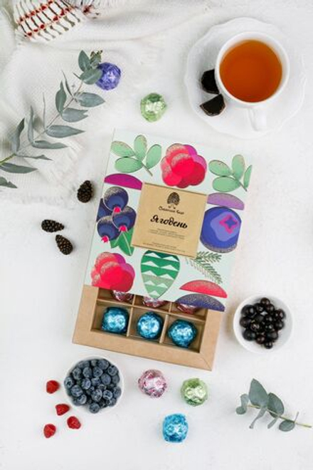 Ягодень Ассорти / малина, шишка, черника, черная смородина / коробка / 200 г / ТМ Сибирский кедр
