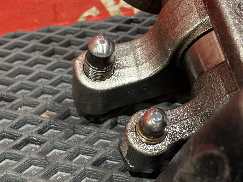 Вал рокеров в сборе 2018г.