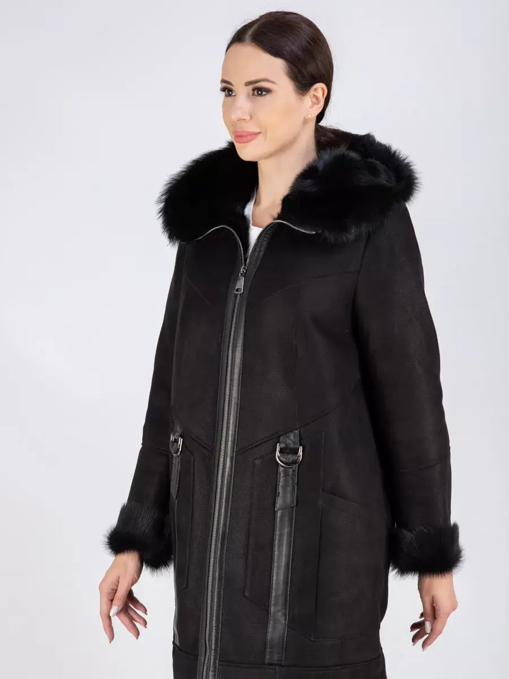 Дубленка зимняя с капюшоном натуральная