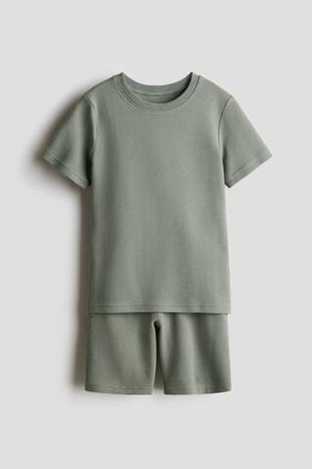 H&M Комплект из футболки и шорт, хаки