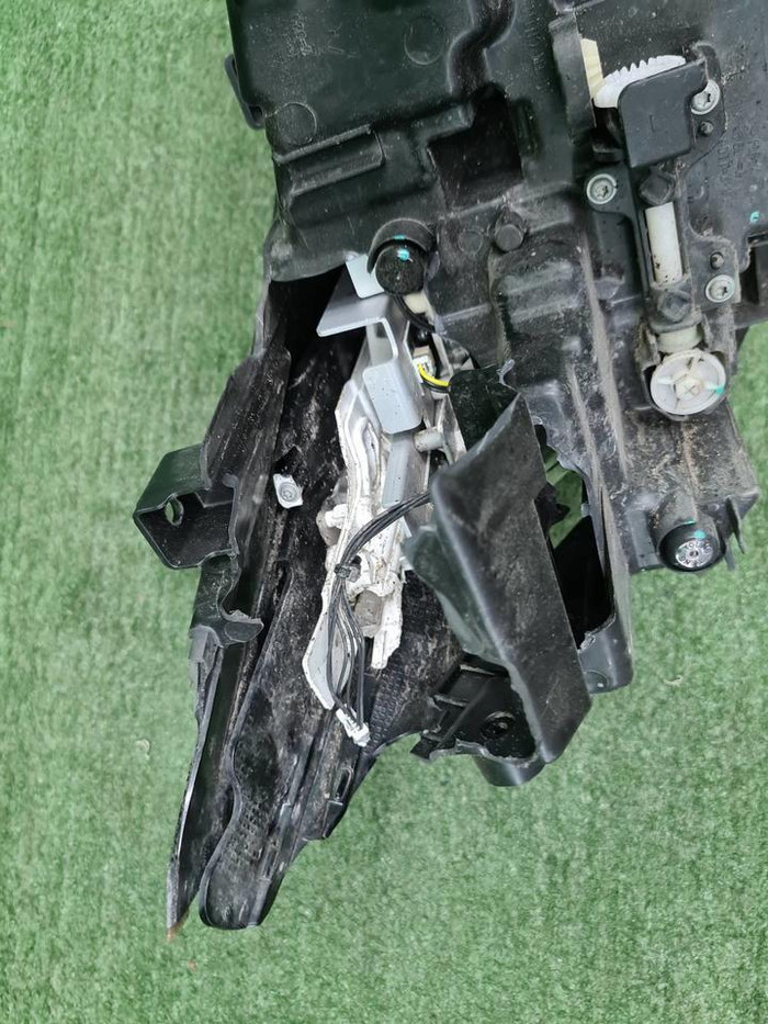 Битая Фара левая Geely Coolray (2023-н.в.) LED