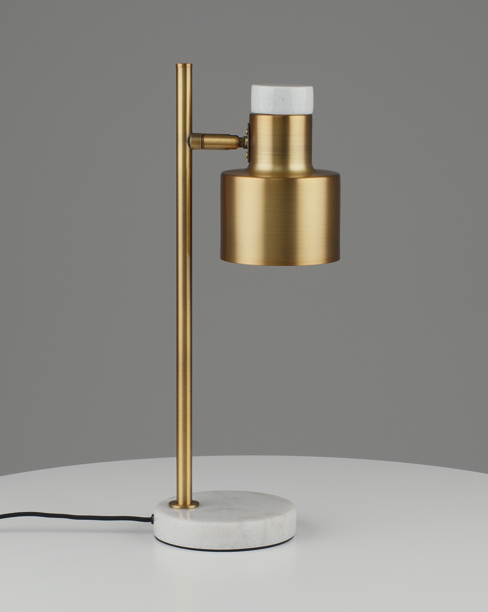 Лампа настольная Moderli V11308-1T Goldy