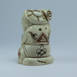 Нэцкэ Фукурокудзю с ковриком и бородой