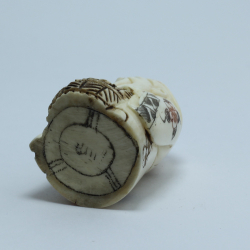 Нэцкэ Дзюродзин с корзиной рыбы и посохом