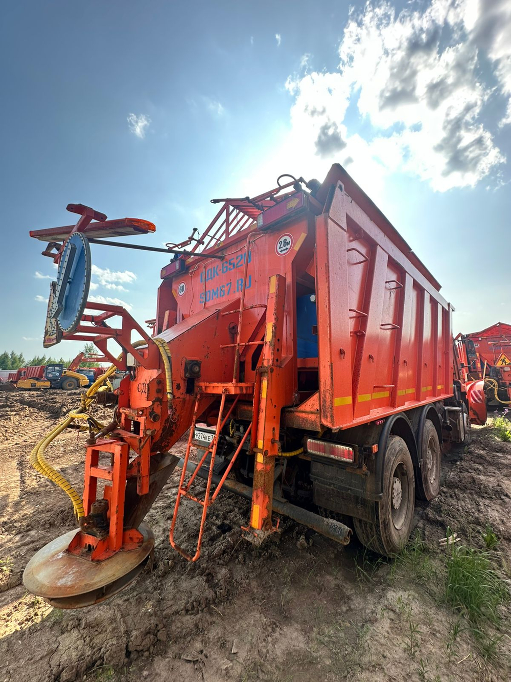 СмолМаш СДК* на шасси КамАЗ 6520 6x4 КДМ СДК-6520( Дизель, 8,9л. 390лс)