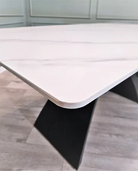 Стол Trento, 180х90 см, белый керамогранит на черной фигурной ножке