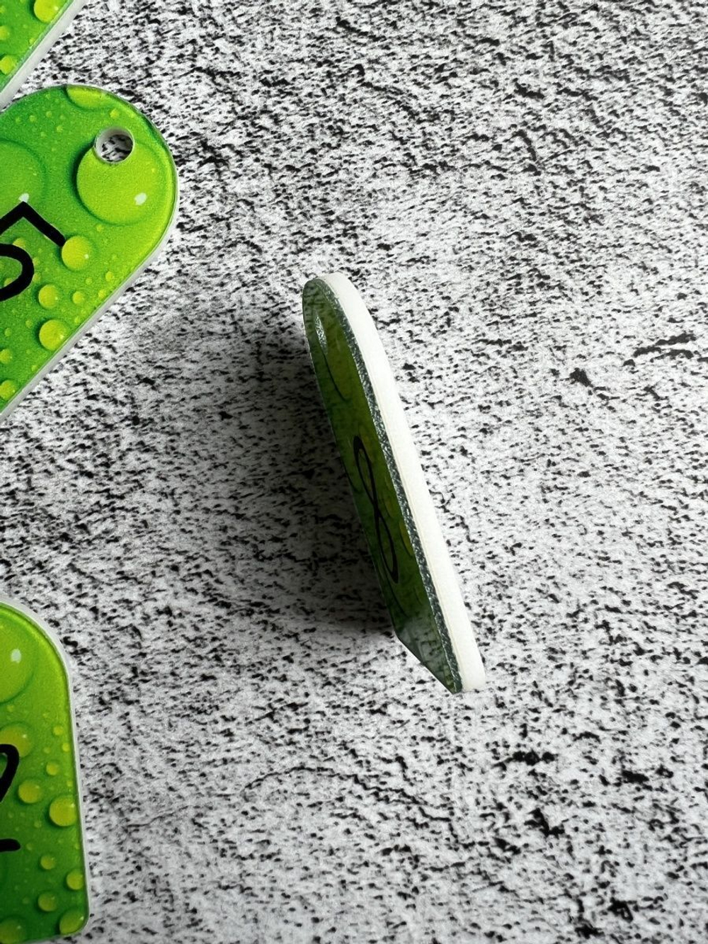 Номерки для гардероба акрил 3х5 см