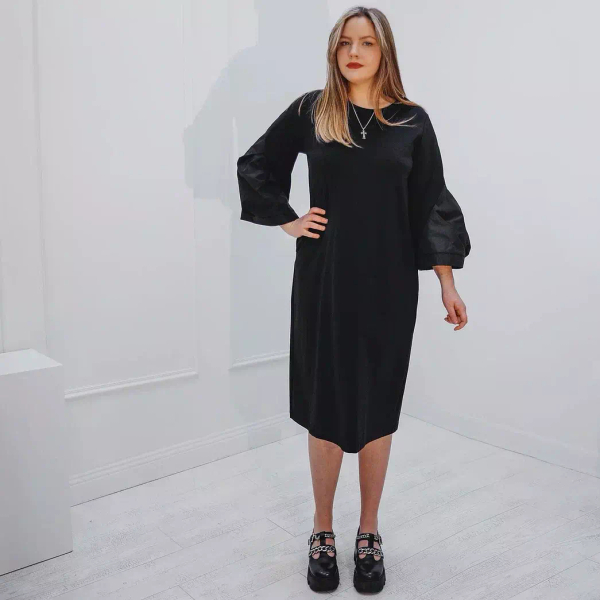 Платье трикотаж с дизайнерским рукавом. Trendi, Италия