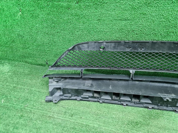 Решетка перед. бампера Mercedes GLC X253 15-19 AMG