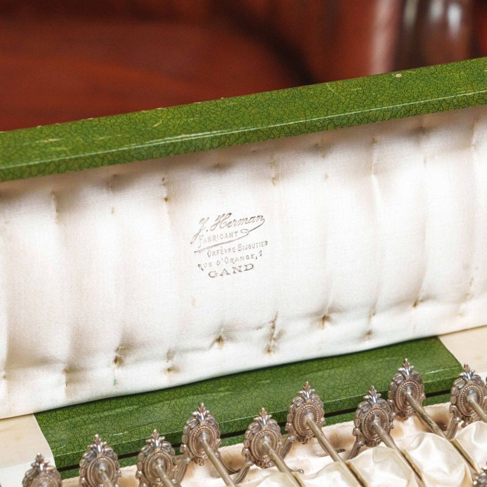 Набор подставок для ножей или столовых приборов