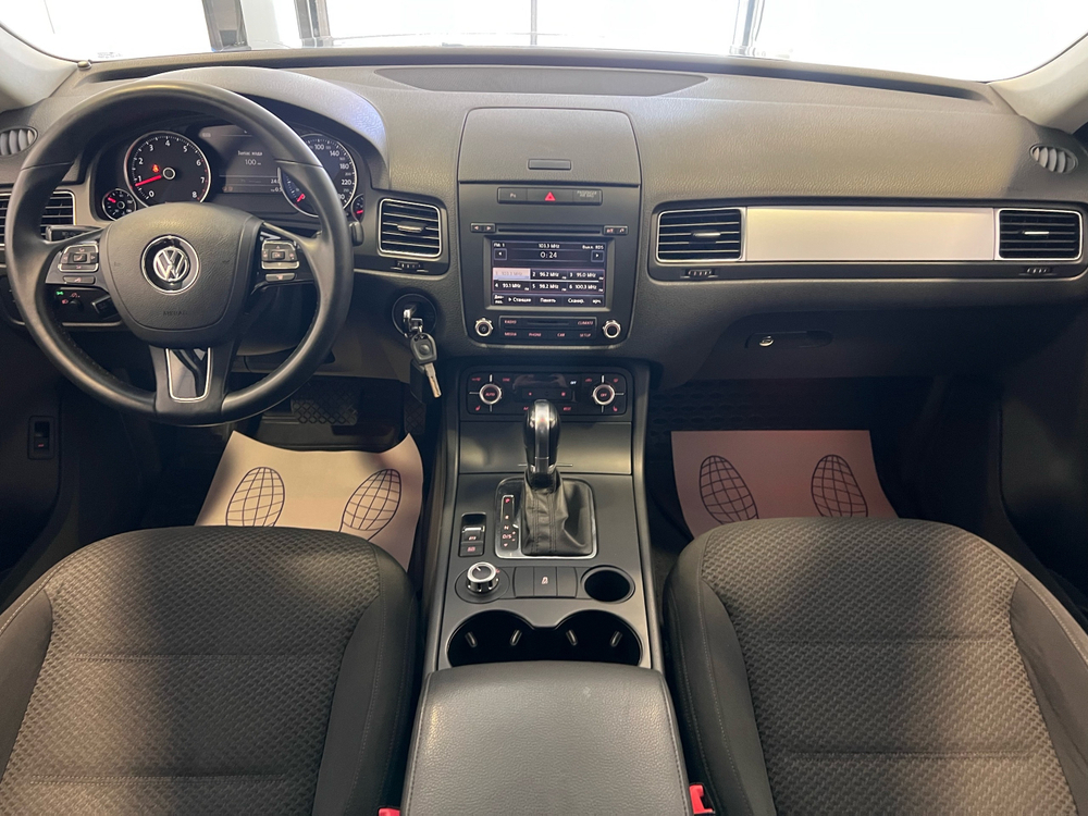 Volkswagen Touareg, 2014 год