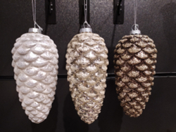 Елочная игрушка 7х16см House of Seasons Шишка шампань/белая/серебро в ассортименте 3 вида