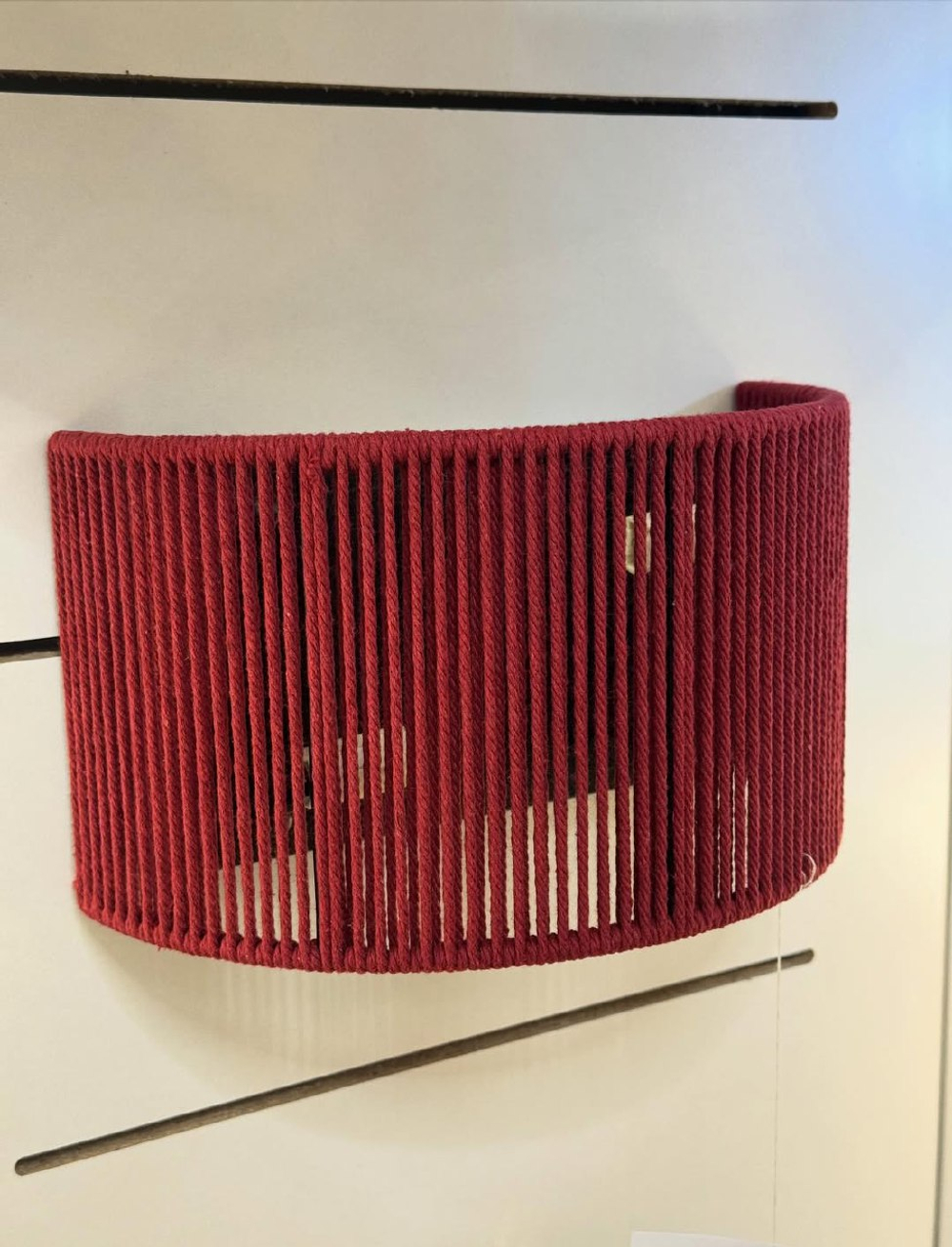 Плетенная настенная бра в акцентом цвете 😍