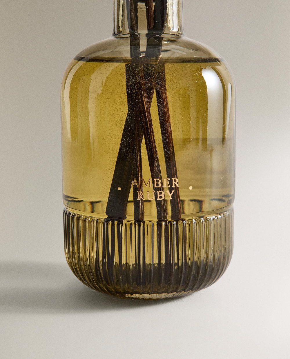 Zara Home - Освежитель воздуха mikado amber ruby, 190 мл