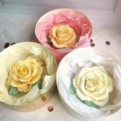 Шоколадная роза бежевая / 16 см