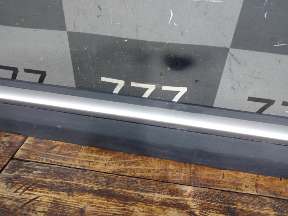 Накладка двери передней правой Geely Atlas 1 (NL-3) 16-22 Б/У Оригинал 6073570500661