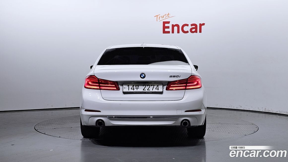 BMW 5 Series (G30) 520i Luxury (08.2019)