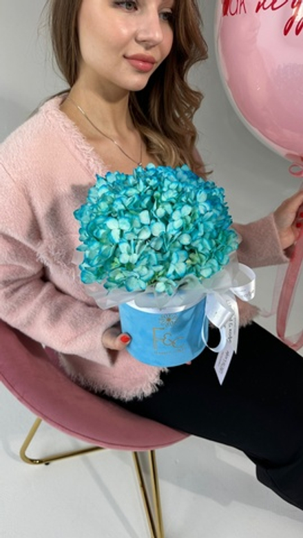 Коробка с гортензией из праздничной коллекции “Mon Amour “💘