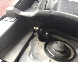 Амортизатор (упор) капота на Honda CR-V 04-04(с 2016 г.в.)Autoinnovation