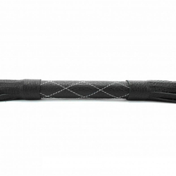 Аккуратная чёрная плетка  из натуральной кожи - 60 см.