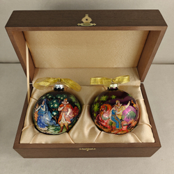 Набор новогодних шаров с ручной росписью "Снегурочка" и "Иван и Жар-птица" в футляре