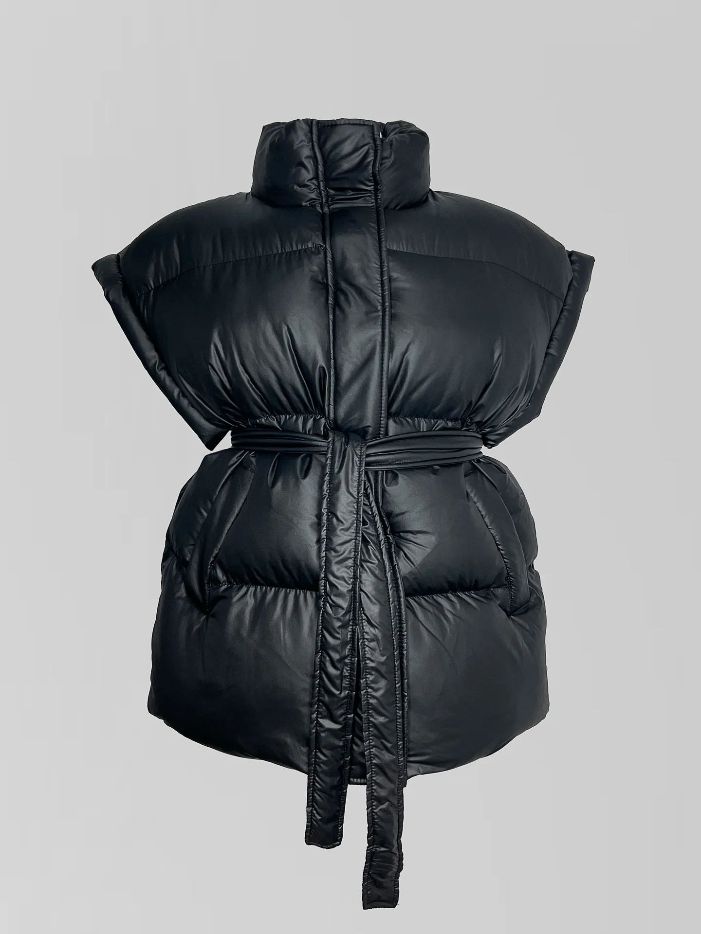 Жилетка Haiziyuan 8017 однотонная на молнии с поясом