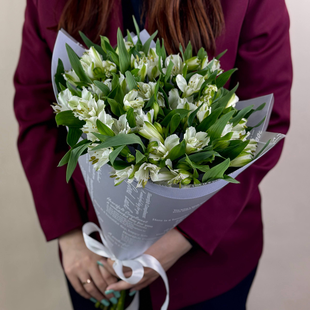 Букет из 15 альстромерий в упаковке (размер М)